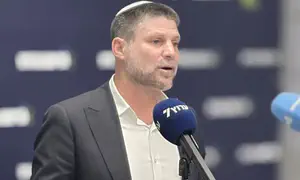 סמוטריץ' מציב תנאי לקידום חוק הגיוס