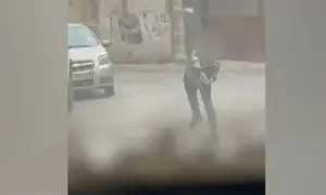 תועד מיידה אבנים - ונעצר בעבודה