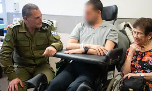 הרמטכ"ל ביקר פצועים לקראת שבועות