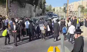 Haredi protestors block traffic after draft dodgers arrested
