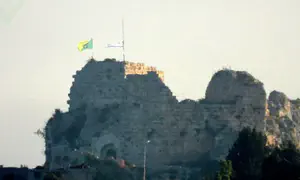 צפו: דגלי ישראל וגולני הונפו מחדש בבופור