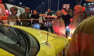 שלושה פצועים בפיגוע בצומת גוש עציון