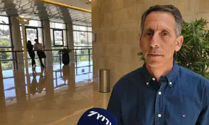 הילדים בטלטלה, העסקים קורסים