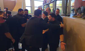 אלמוג כהן הותקף בידי יועץ של ח"כ ערבי