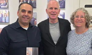 Former hostages visit Arutz Sheva studios in Jerusalem