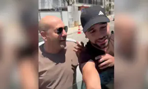 מרדכי דוד חסם את ברקוביץ' ונתלה על רכבו