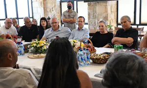 הרצוג ללבנונים: "סלקו את איראן"