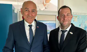"שאלוהים יברך את תושבי יהודה ושומרון"