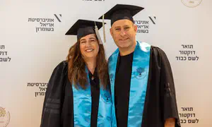 צפו: כשחנוך דאום קיבל תואר ד"ר לשם כבוד