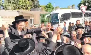 תיעוד שעורר זעם: ריקודים לשחרור עריק