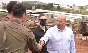 המפגש של בנט עם המג"ד שנפל