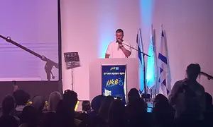 הווידוי המרגש של ישי ריבו על הבמה