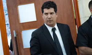 Конфликт, прервавший дачу показаний Мандельблита