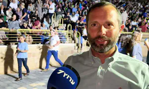 אחרי הכבישים והיישובים - התרבות