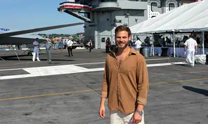 Captivity survivor performs aboard US aircraft carrier