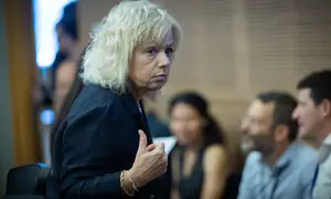 מתקפה על היועמ"שית: "אישה ארורה"
