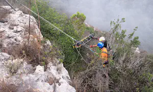 רכב עף ממצוק בגובה 15 מטרים, הנהג חולץ