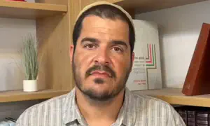 ראשי הישיבות, קומו למחות על כבודה של תורה