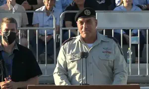 זמיר קיצר את הנאום - וזכה למחיאות כפיים