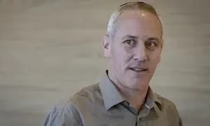 חילי טרופר: הממשלה משקיעה יותר מדי ביו"ש