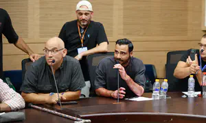 הדרמה מאחורי קידום חוק הלומי הקרב