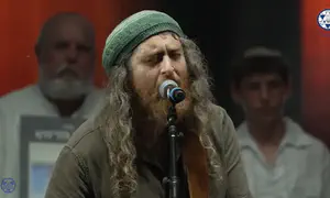 ביני לנדאו שר עם המשפחות השכולות
