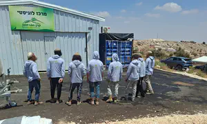 מי עומד מאחורי עשרות הגבעות ביו"ש?