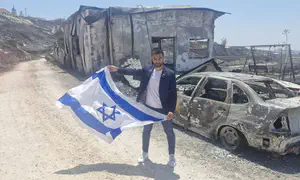 מי ששורף את האדמה - מוכיח שהיא לא שלו