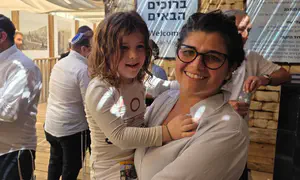 Sharren Haskel visits Temple Mount with daughter