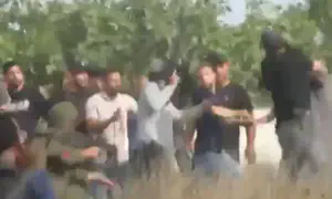 רגע חטיפת הנשק והירי בפיגוע בשומרון