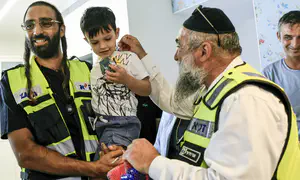 המפגש בין יובל בן ה-4 למתנדבים שמצאו אותו