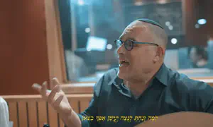 אלעד גבאי מגיש את "ידידי רועי"