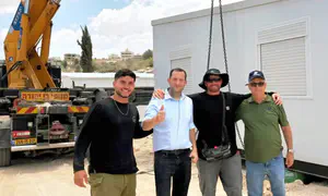 הוצבו המבנים הראשונים בעמק דותן