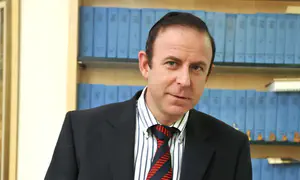 כך מבקש פרופ' וינרוט להאיר את המנחת חינוך