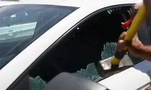 שניות מאסון: הפעוט חולץ מרכב נעול