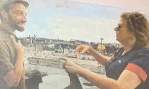 הבין לאן זה הולך - וקם באמצע
