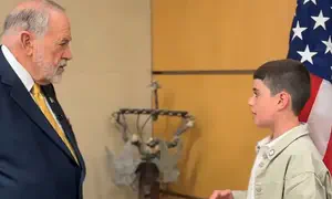הנער מעתלית שהדהים את שגריר ארה"ב
