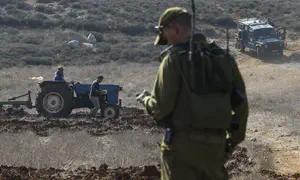 סלעים על הכביש: המאבק על המאחז בשומרון