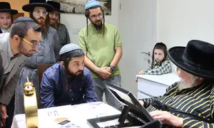 כשצבי סוכות פגש את האדמו"ר האנטי-ציוני