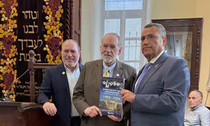 US Ambassador Huckabee visits Rabbi Kook's house