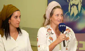 חנה קלנר ורחלי יובל: לב אחד לעורף