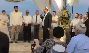 כך הנציח החתן את חברו הלל יניב