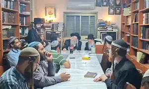 האדמו"ר מראחוב ביקר בישיבת הסדר