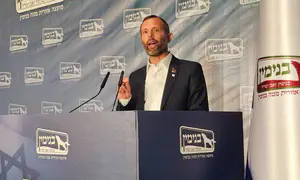 ישראל גנץ מסמן לנתניהו את היעד הבא
