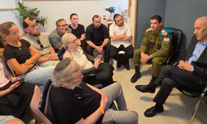 Netanyahu visits family of Yehuda Katz
