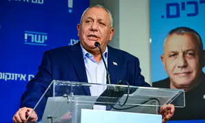 В телефонах сотрудников штаба Айзенкота обнаружены «жучки»