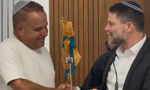 ראש העיר שמרעיף שבחים על סמוטריץ'