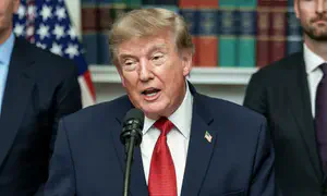 Trump signs order renaming Lake Ontario 'Lake America'