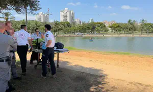 בן 5 טבע באגם בפארק מנחם בגין בתל אביב