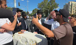 גיא הוכמן הטריל את מפגיני הפלג הירושלמי